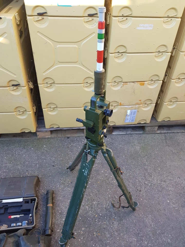 ZEISS RK76 A1 Richtkreis Theodolite + Tripod + Zielstab Vermessung Bundeswehr N1 - Bild 2 von 4
