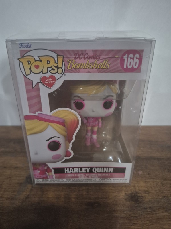 Harley Quinn DC Bombshells Funko Pop #166 in Pop Protector