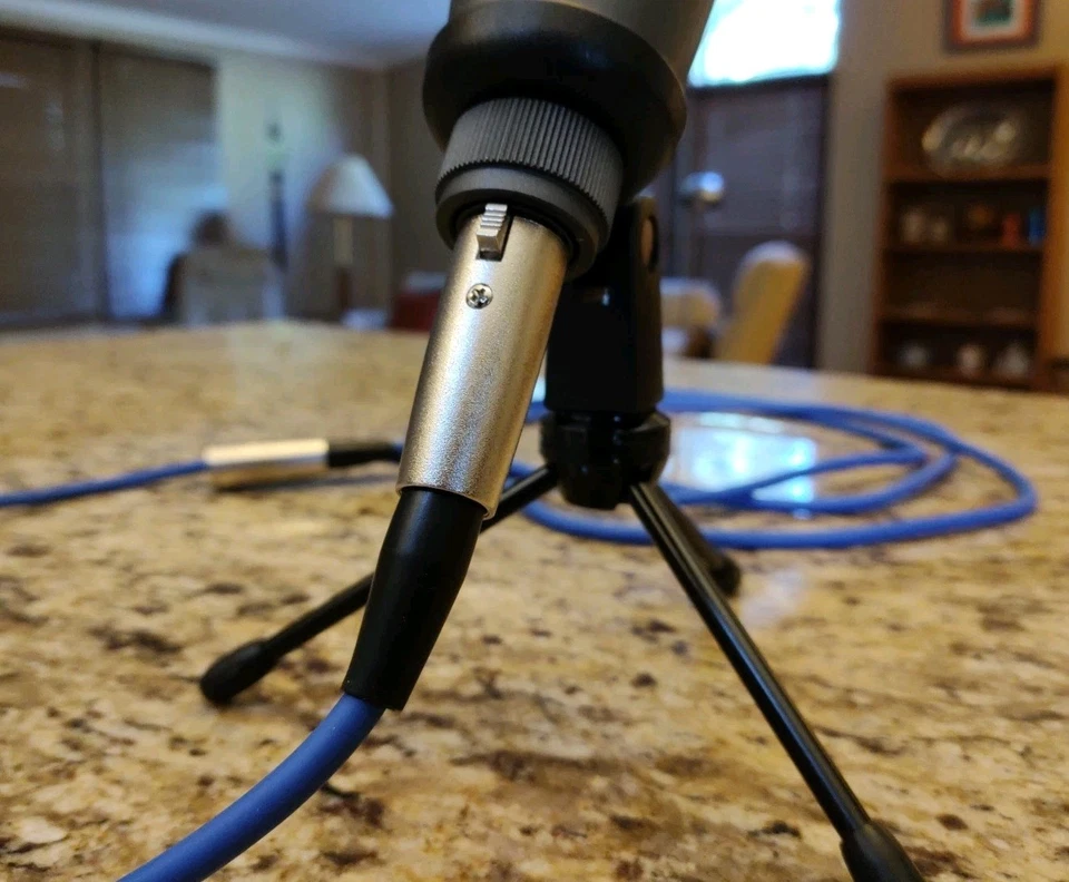 PreSonus M7 Condenser Microphone with Desktop Tripod Stand & 10' XLR Cable ✅ - Image 3 of 4