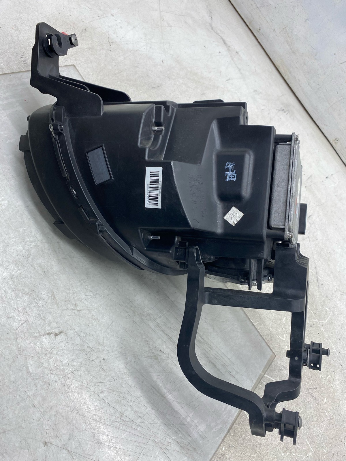 2015-2020 BENTLEY BENTAYGA OEM RIGHT ADAPTIVE LED HEADLIGHT LAMP 36A941006H
