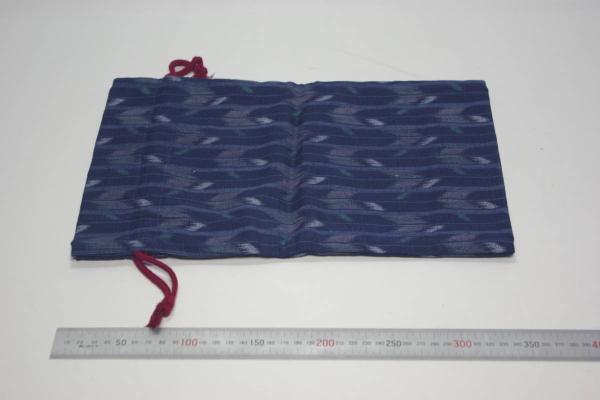 Hot spring drawstring pouch, blue arrow kasuri pa… - image 5