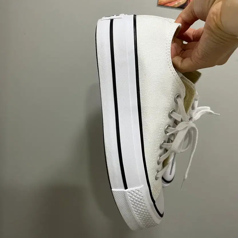 Converse Lift Sneakers Women's Size 230/UK4 (Fits 235) thumbnail 2