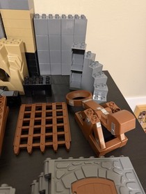 LEGO DUPLO  4777? 4775? KNIGHTS' CASTLE  BULK LOT OVER Over 200 Pieces