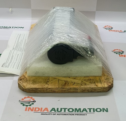 Allen-Bradley VPL-B0633M-CJ12AA 480V AC Servomotor - Bild 3 von 3