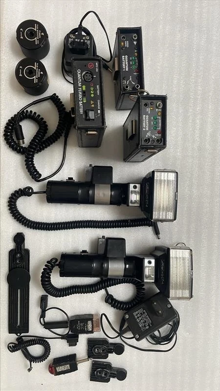 Metz 45 CT-4 Electronic Handle Mount Flash Holder & Quantum Battery,Cables - Image 4 of 4