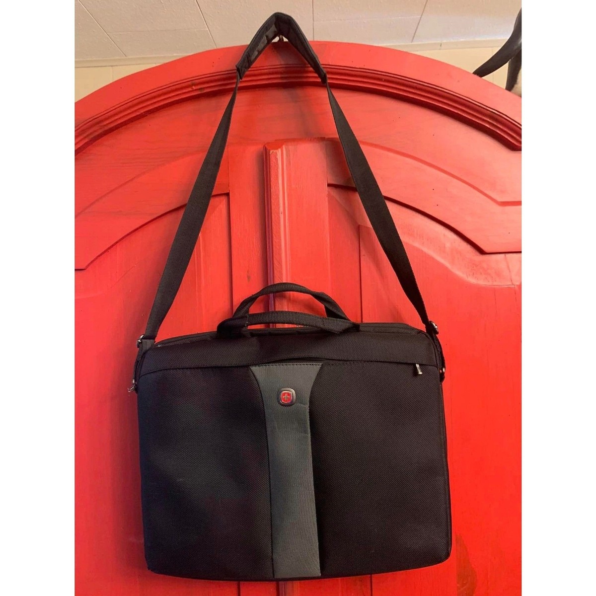 NWOT Wenger Legacy 17