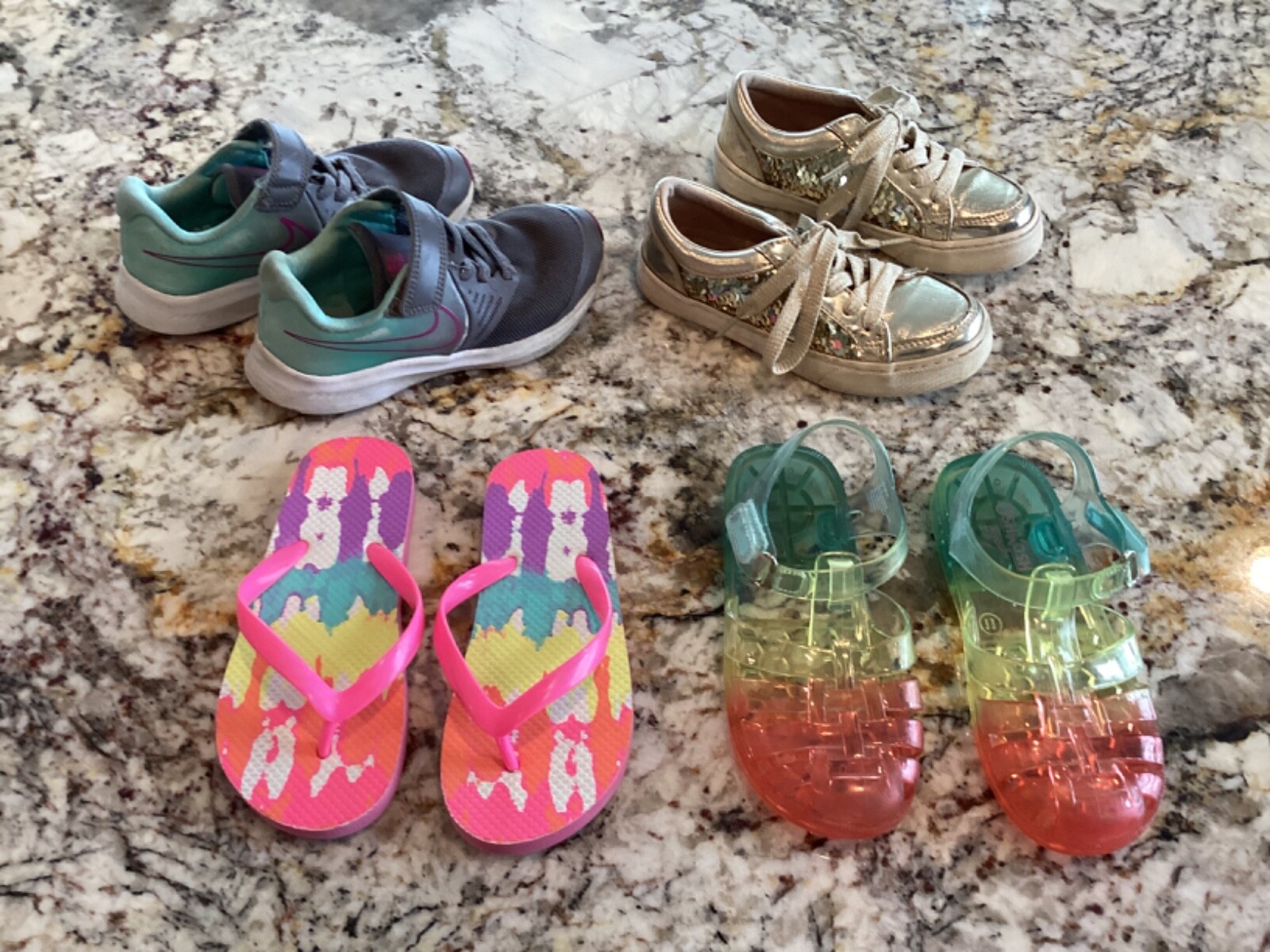 Lotto di scarpe da ragazza taglia 11c NIKE The Childrens Place 4 paia