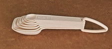 Vintage Tupperware Measuring Spoons Cream Set, 7 pcs  Ring Made in USA 