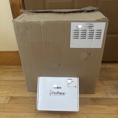 (20) PetPace Smart Collar Wi-Fi Health Monitoring Collar RESALE MSRP:$3000 Med