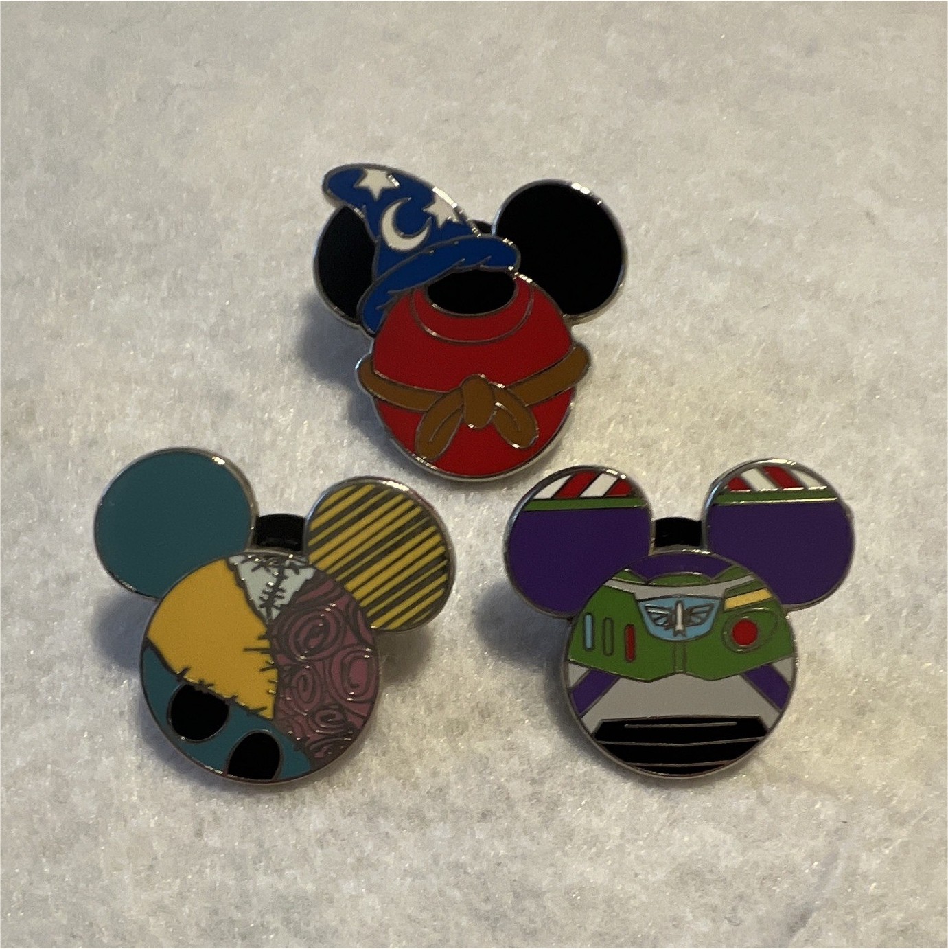 Disney Mickey head Character pins set of 3