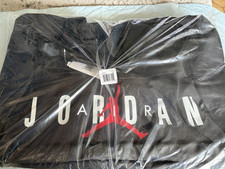 Jordan Sporttasche L Schwarz/Rot/Wei&szlig; mit Rei&szlig;verschluss & Logo