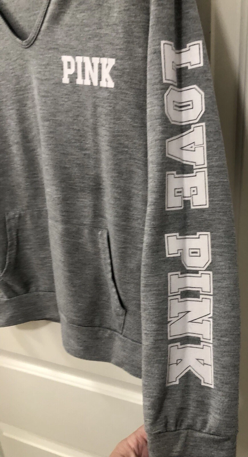 UNDERCOVER Felpa con cappuccio pullover leggera Victorias Secret Love rosa piccola? Felpa grigia