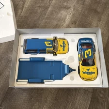 (s) Dale Earnhardt Wrangler Suburban Brookfield Collectors Guild 1:24 1999