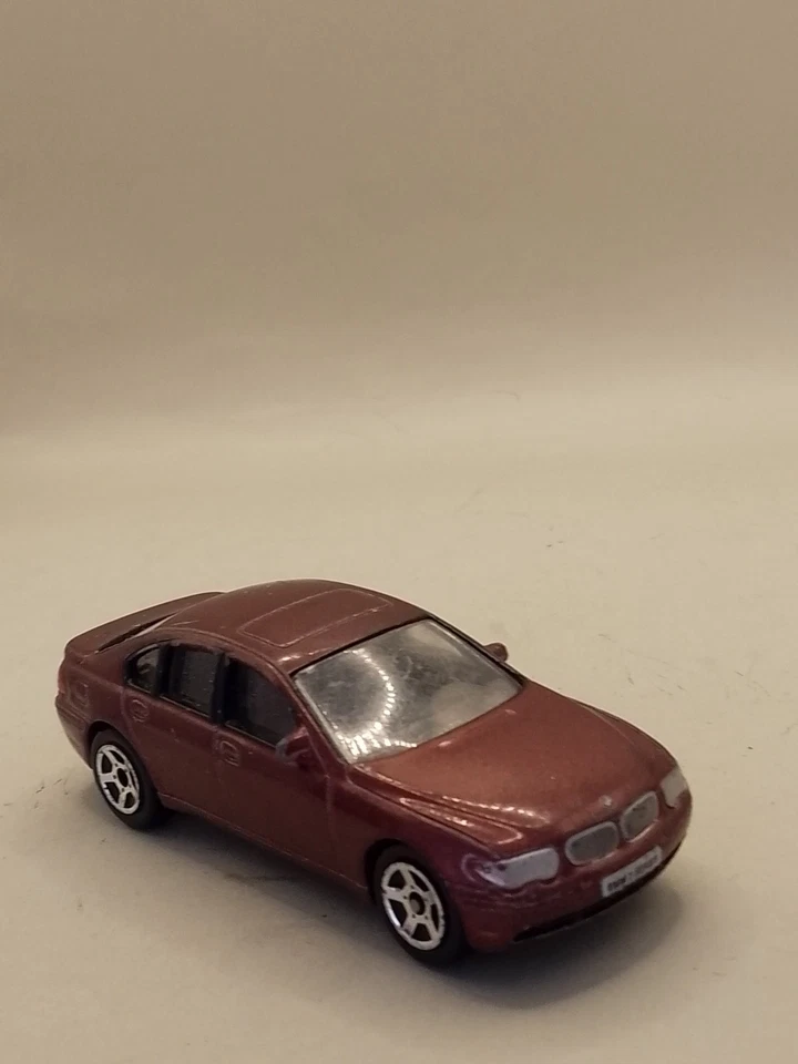 BMW y serie Realtoy granate. Foto 3 de 4