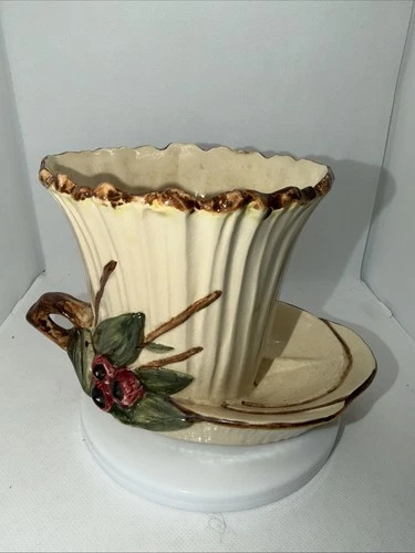VTG McCoy Art Pottery Fancy Lotus Leaf Flower Planter Cream Size 4 3/4” T; 4.5 D