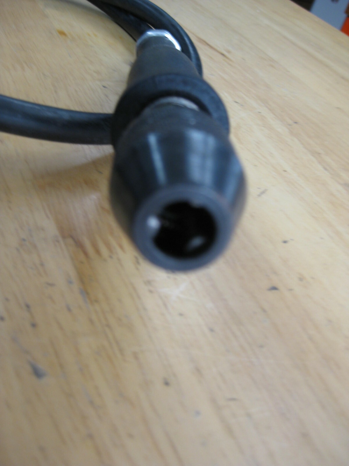 WECHEER 5 Foot FLEX SHAFT screws on the end of buffing machine Chuck on