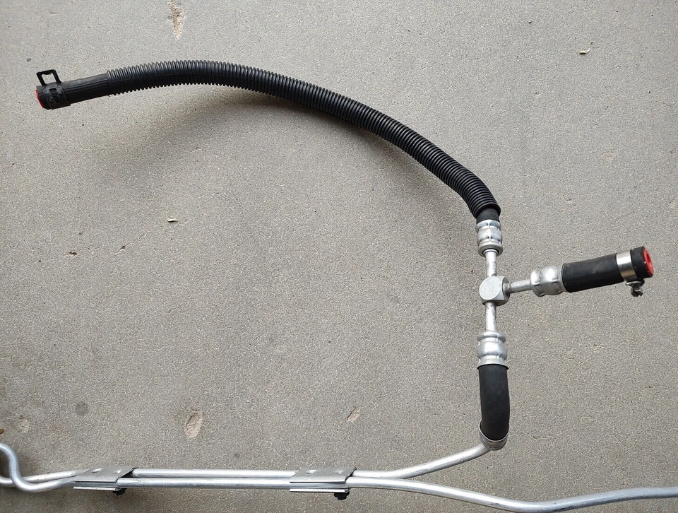 Chevrolet Corvette 1995-1996 motor C4 líneas de refrigerante del lado del pasajero 10262504 Foto 2 de 4