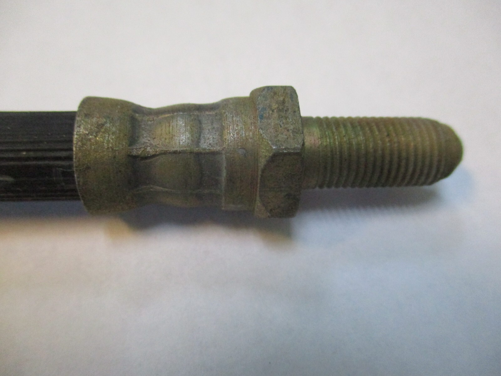 Rolls Royce Silver Shadow II, Corniche, Wraith II center brake hose UR22791