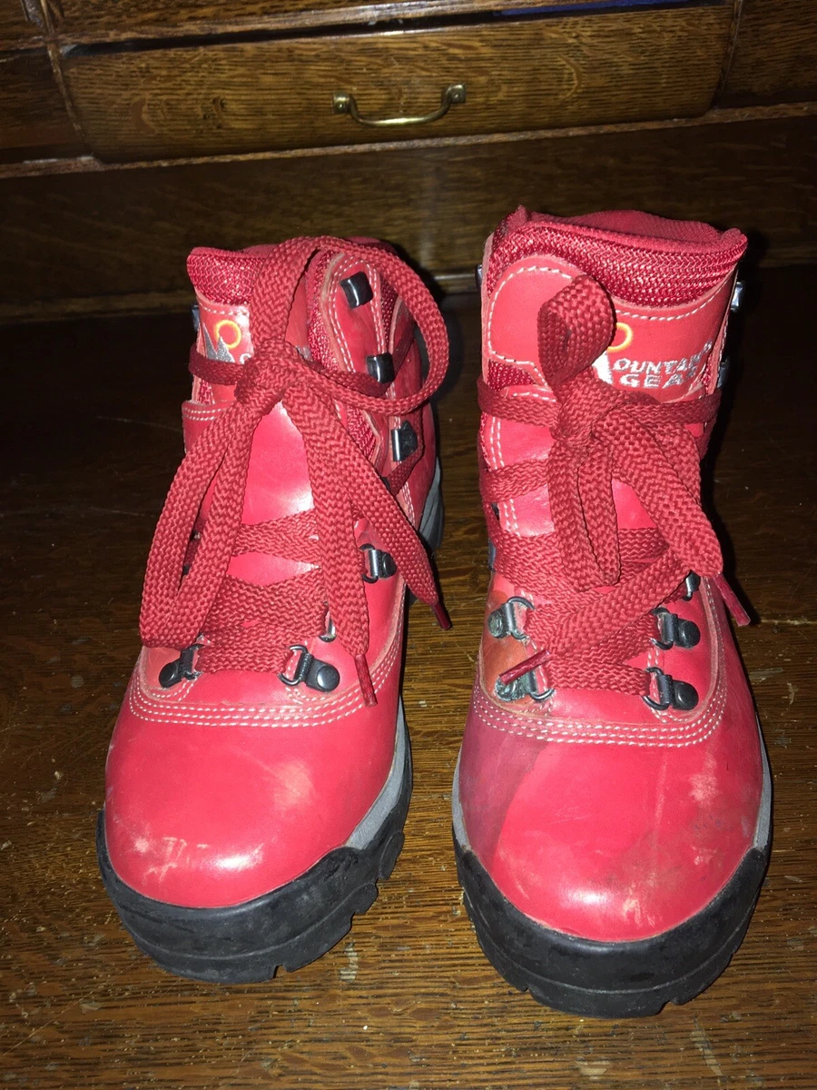 Mountain gear 2024 boots near me