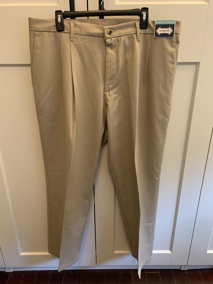 Wrangler No Iron Ultimate Khaki Pants Pleated Front Classic Fit