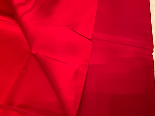 Vintage thick hard satin red fabric 1.5y x 48" - Picture 4 of 7