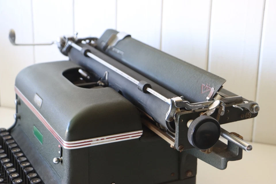 HALDA Typewriter - Rare GREEN ***** GREAT CONDITION ***** Made in Sweden ***** - Image 4 of 4