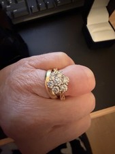 18ct Yellow Gold 1ct Diamond Flower Ring Size K/L 4grams In Weight Not Scrap