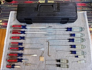 Unused Vintage Craftsman USA 19 piece Screwdriver Set with blow molded case.