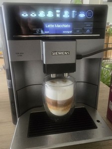 Siemens EQ.6 plus s100 Espresso und Kaffeevollautomat Top Zustand sehr gepflegt