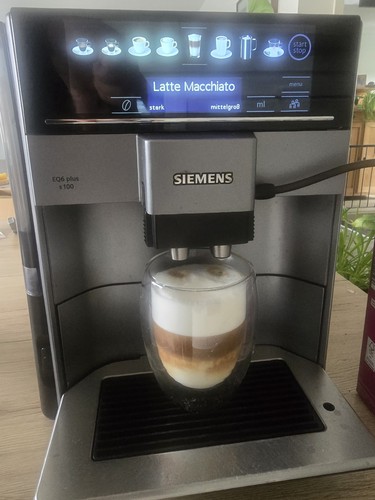 Siemens EQ.6 plus s100 Espresso und Kaffeevollautomat Top Zustand sehr gepflegt
