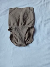 Skims Seamless Sculpting Thong Shapewear Womens Beige Stretch Size XL G27-52