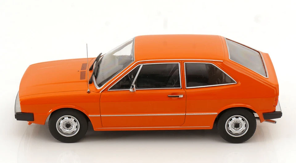 KK Scale 1:18 VOLKSWAGEN SCIROCCO 1 L ORANGE 1975 Modelo - KKDC181376 - Imagen 3 de 4