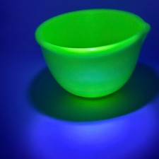 Vintage Green Jadite Uranium Glass Mixing Bowl 7.75" Diameter X 4.25" Tall