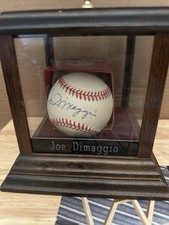 Joe DiMaggio Signed Baseball w/ COA Display Case Yankees Legend Auto
