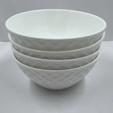 SET of (4) Mikasa TRELLIS Lattice 4.5" White Fruit Dessert Bowls Bone China