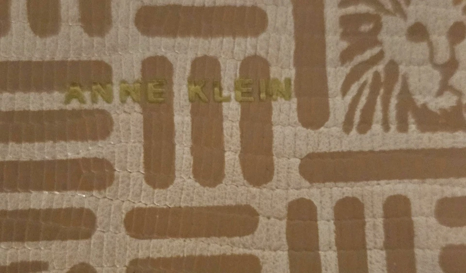 Bolso Muñequera de Viaje Vintage Anne Klein Rosa Claro Logo León Maquillaje Foto 2 de 4