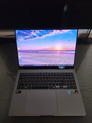 Samsung Galaxy Book4 Ultra Windows 11, 16GB (RAM) + 1TB (SSD), NVIDIA RTX 4050