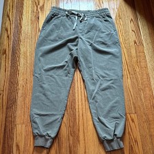 Figs Women's Sage/olive green Technical collection Jogger Scrubs size Large