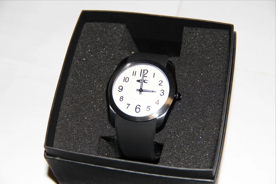 Reloj Chronotech de diseñador europeo para hombre / Precio de venta sugerido por el fabricante $860.00 (solo cara blanca) Foto 3 de 4