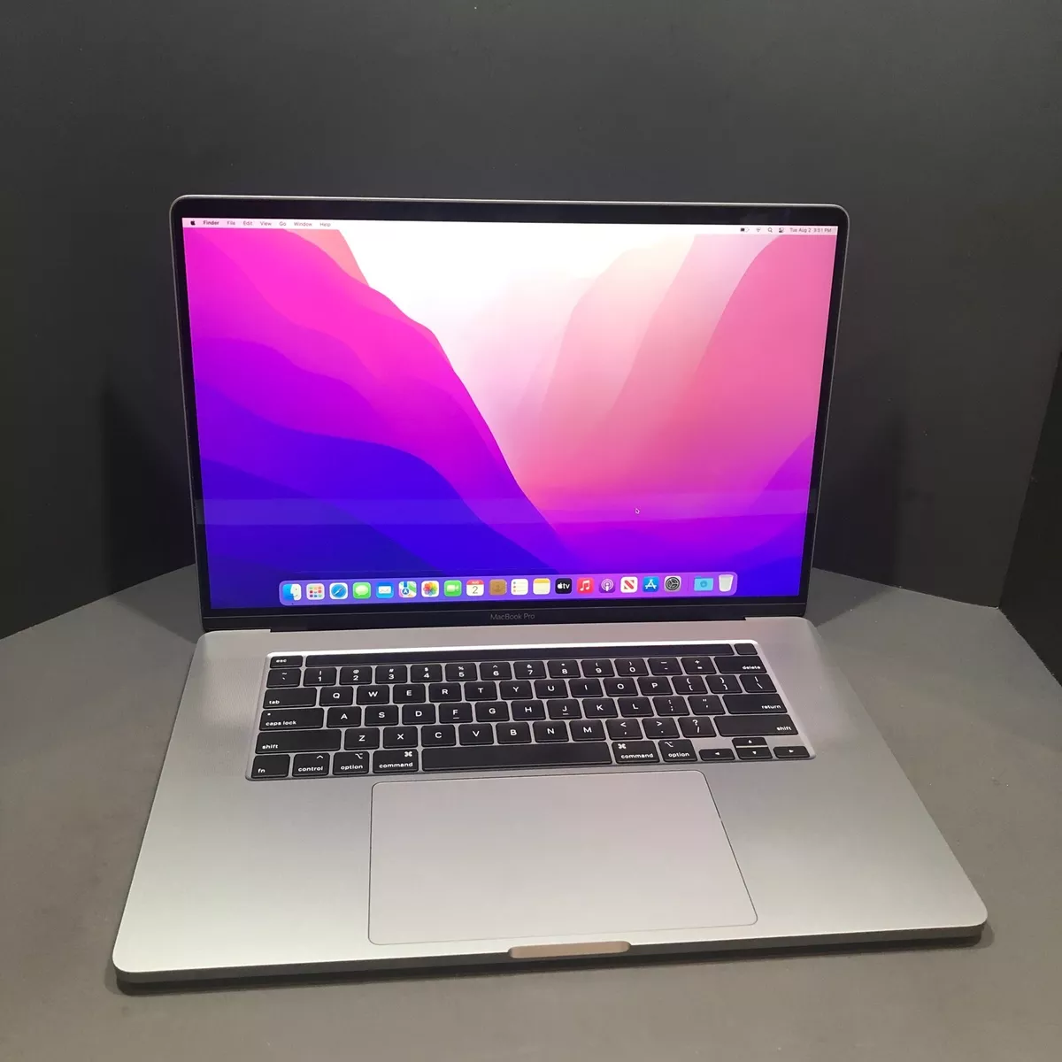 MacBook Pro 2019 16 inch 2.6 GHz i7 32GB RAM 512GB SSD 5300M 4GB