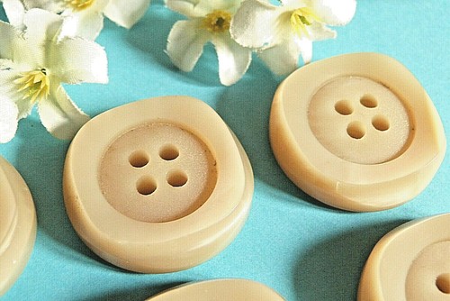 280C Stunning Big Buttons Vintage " Normandy " Cream Gradient 6 Buttons ÉP.1970 - Picture 2 of 4