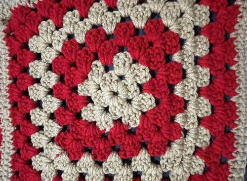 Vintage Handmade Crochet Afghan Knit Throw Lap Blanket Red & Tan 43" x 52" - Picture 3 of 5