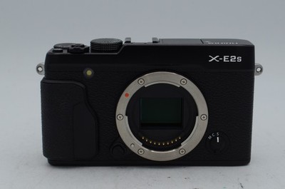 Fujifilm X-E2s 16.3MP Digital Mirrorless Camera Body (Dead Pixels)