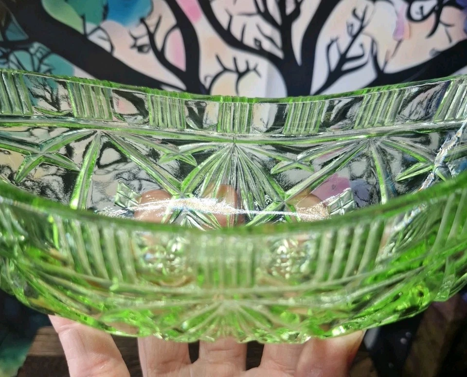 Art Deco 'Sowerby' 1930s Green Pressed Glass Boat / Dish - UV reactive Red Glow - Image 4 of 4