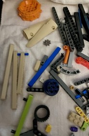 LEGO LOT w/ Star Wars Rathtar Escape & Technic  RANDOM  1.3 LBS Parts & Pieces