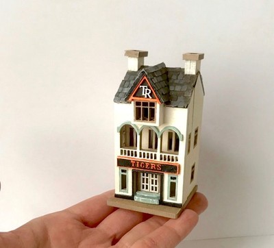 1:144th Tiger Tea Room Victorian Style Miniatur Puppenhaus Laser Cut House Kit