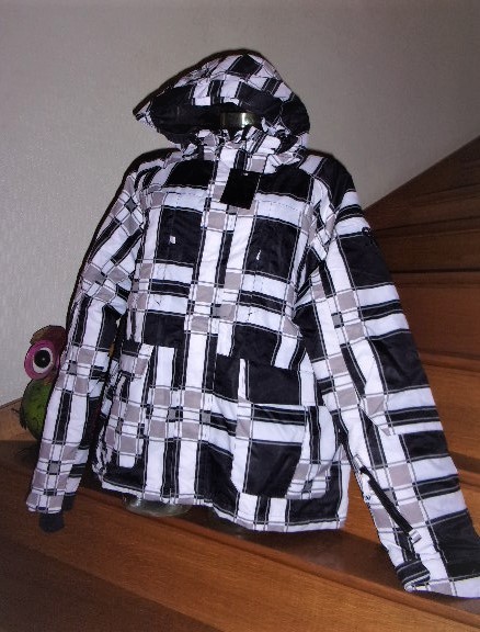 Veste de ski hiver noire et blanche en taille L pour la montagne