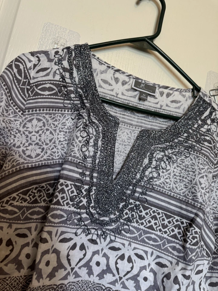 NWT JM Collections Top 3/4 Sleeve Gray White Silver Size M - GIFT!!! - Image 2 of 4