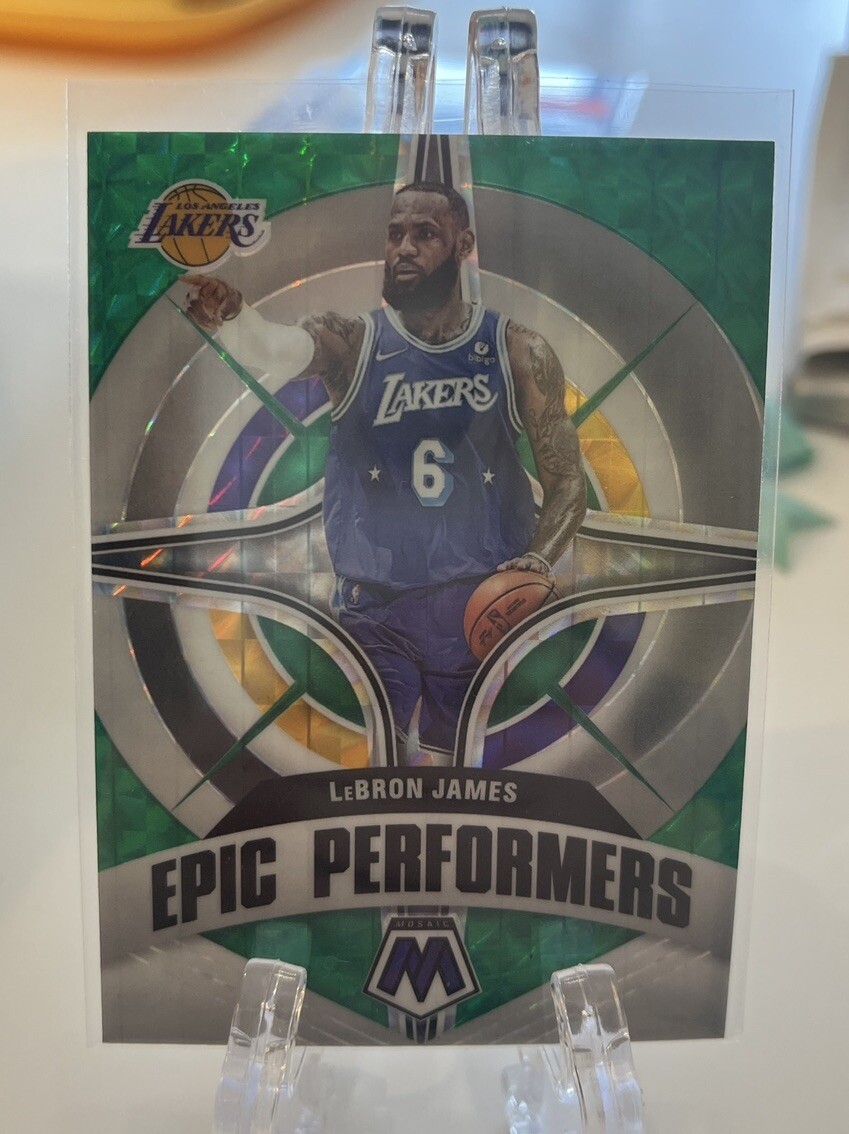 2021-22 Panini Mosaic LeBron James Epic Performers Green Prizm #6 Lakers