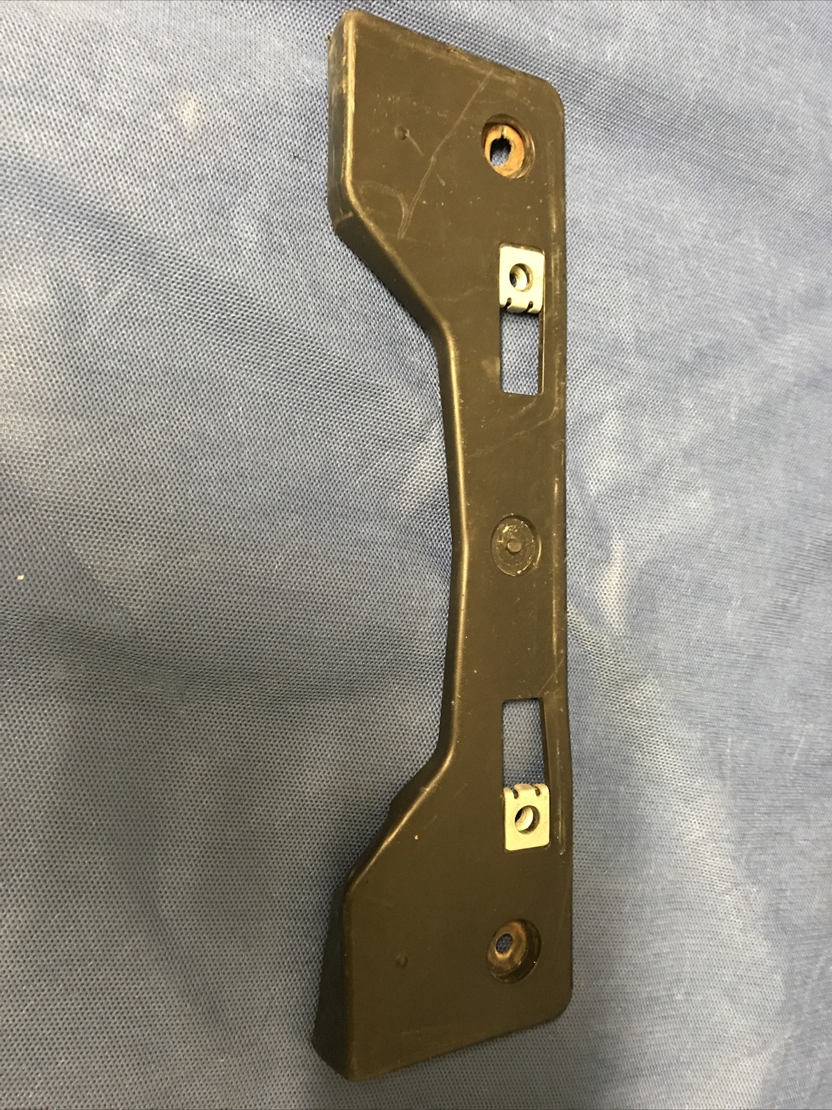 Genuine Toyota 1618 RAV4 Front License Plate Mount Bracket 521140R090